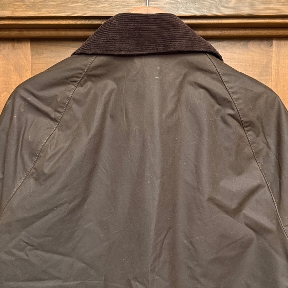 Barbour Classic Beaufort Waxed Jacket - Picture 10 of 14